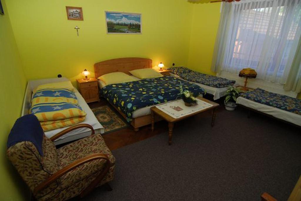 Privat Henry Bed & Breakfast Liptovský Mikuláš Стая снимка