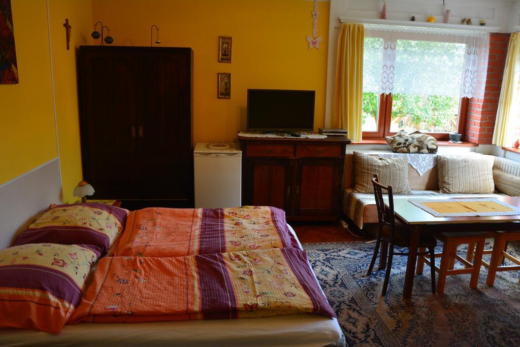 Privat Henry Bed & Breakfast Liptovský Mikuláš Екстериор снимка