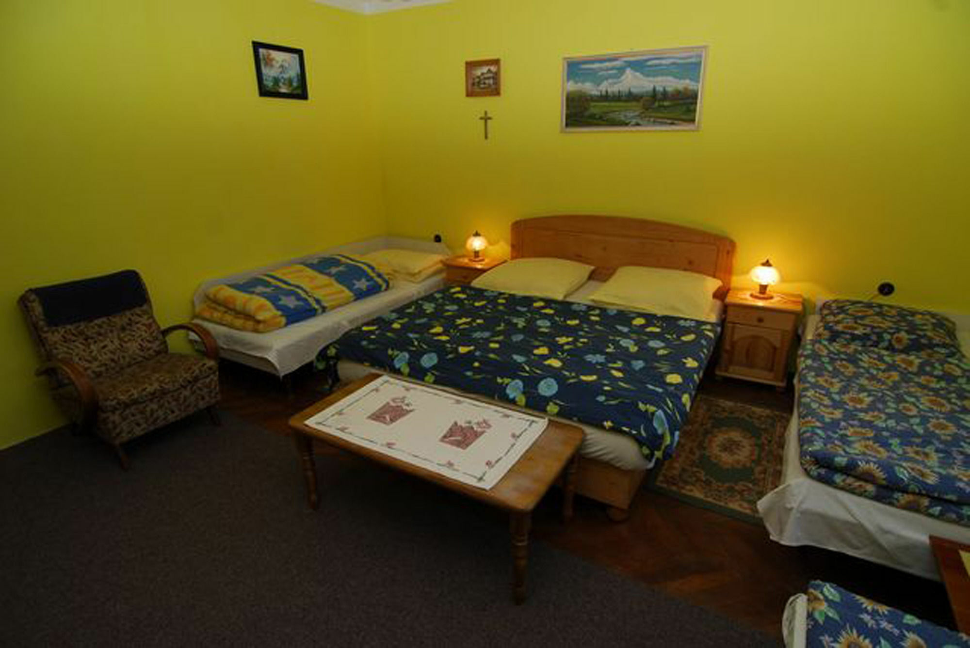 Privat Henry Bed & Breakfast Liptovský Mikuláš Екстериор снимка